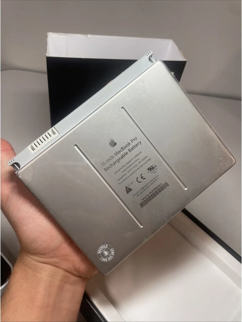 Apple MacBook Pro 15-inch OEM Rechargeable Battery MA348LL/A A1175